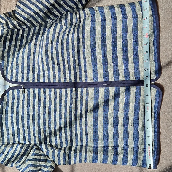 Beautiful ARMANI COLLEZIONI Zippered Blazer - Picture 10 of 12